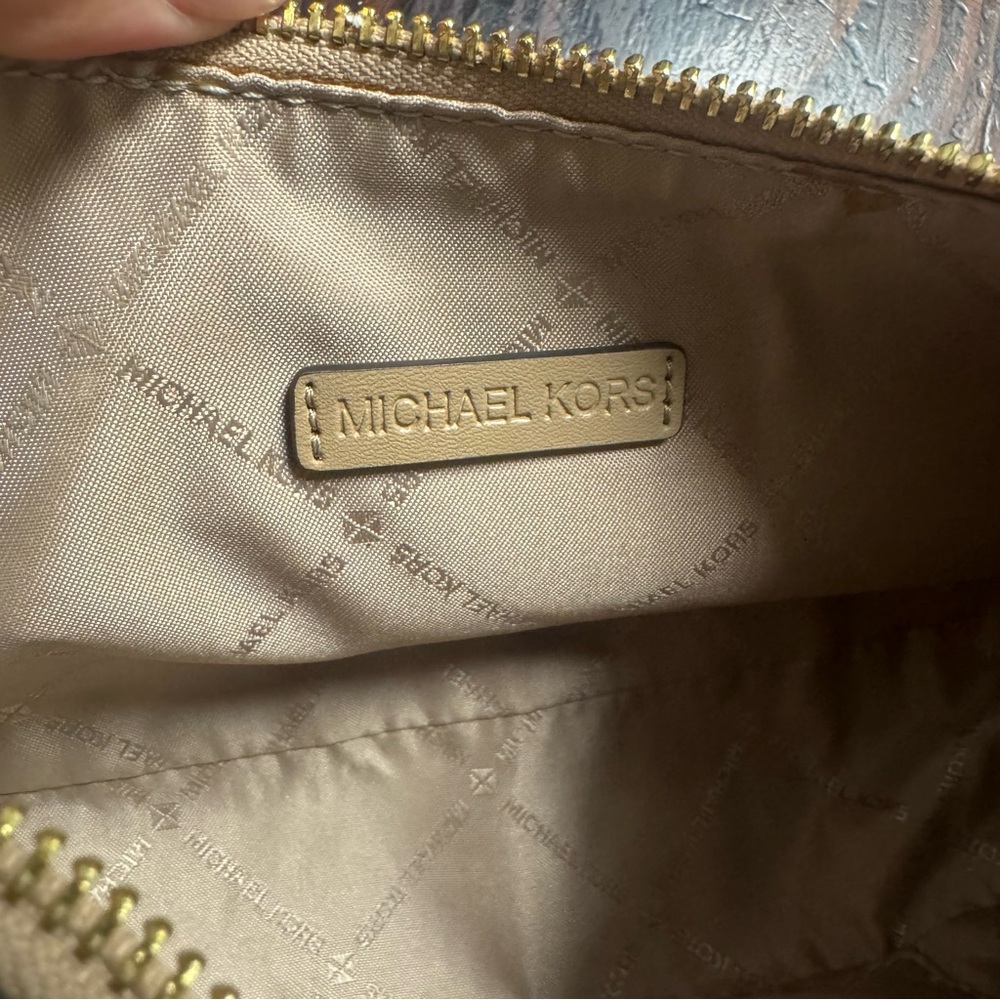 Michael Kors Camel Medium Cora Shoulder Bag - Picture 8 of 10